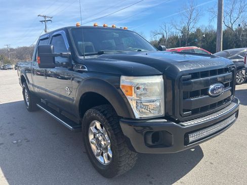 Used 2012 Ford F250 Lariat w/ Lariat Interior Pkg AWD/4WD image 3