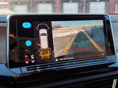 Used 2024 Volkswagen Atlas SE image 9