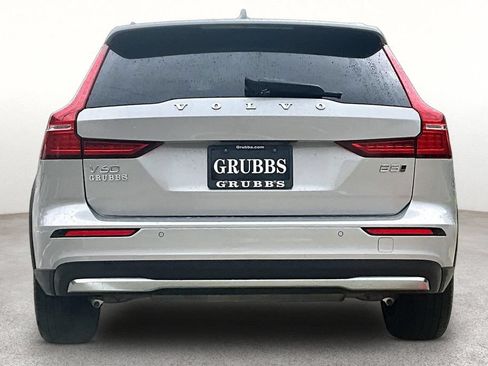 Certified 2025 Volvo V60 B5 Cross Country Plus AWD/4WD image 5