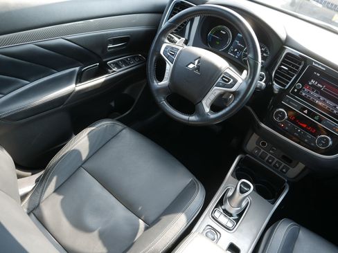 Used 2019 Mitsubishi Outlander GT AWD/4WD image 9