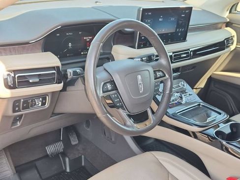 Used 2023 Lincoln Nautilus Reserve w/ Monochromatic Package AWD/4WD image 11