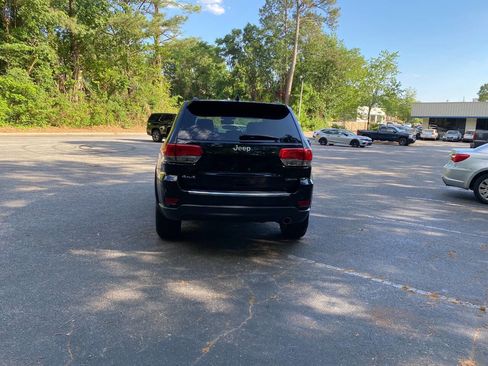 Used 2018 Jeep Grand Cherokee Limited AWD/4WD image 4