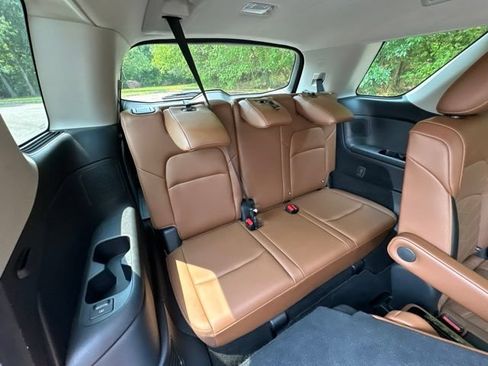 Used 2023 Nissan Pathfinder Platinum AWD/4WD image 18