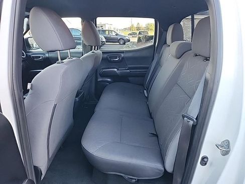 Used 2019 Toyota Tacoma TRD Off-Road image 5