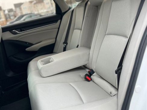 Used 2019 Honda Accord EX image 30