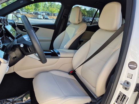 Certified 2025 Mercedes-Benz GLC 350e 4MATIC w/ Driver Assistance Package image 16