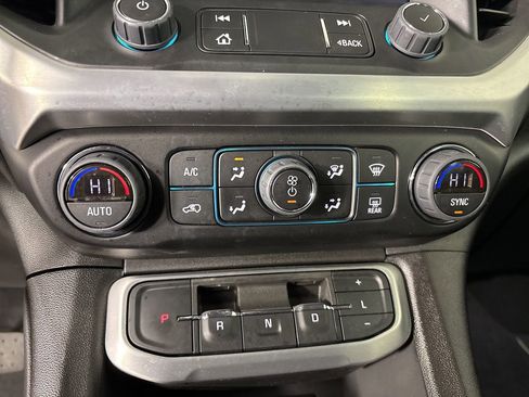 Used 2023 GMC Acadia SLE w/ Driver Convenience Package image 17