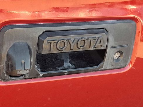 Certified 2021 Toyota Tacoma TRD Off-Road image 33