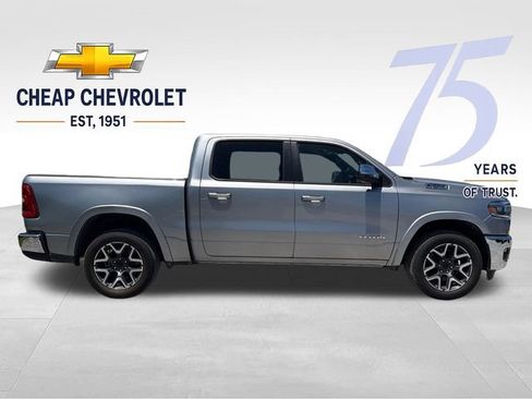 Used 2025 RAM 1500 Laramie AWD/4WD image 6