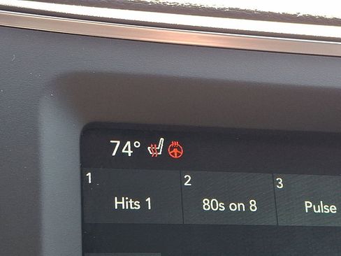 Certified 2022 Jeep Cherokee Latitude Lux w/ Mopar Interior Package image 19