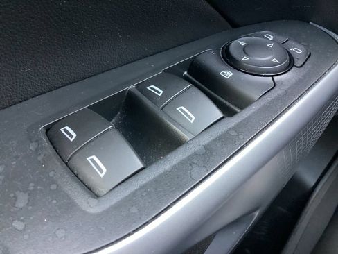 Used 2024 Chevrolet Trax RS FWD image 20