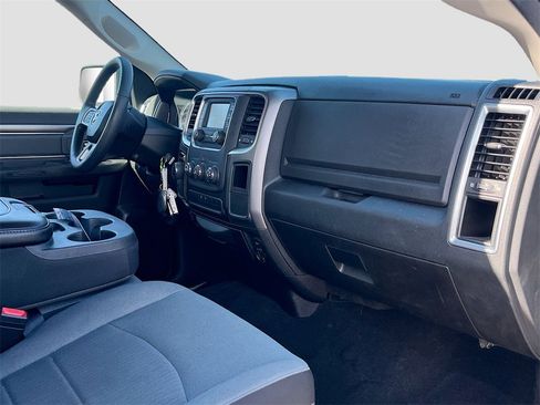 Used 2022 RAM 1500 Classic SLT image 27