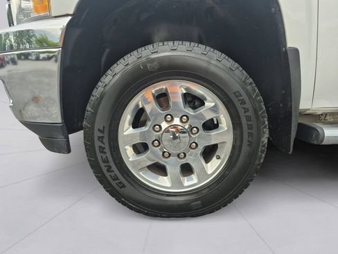 Used 2011 Chevrolet Silverado 3500 LT w/ Interior Plus Package AWD/4WD image 9