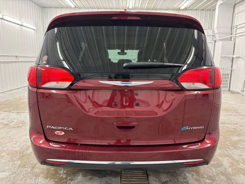 Used 2018 Chrysler Pacifica Limited FWD image 6