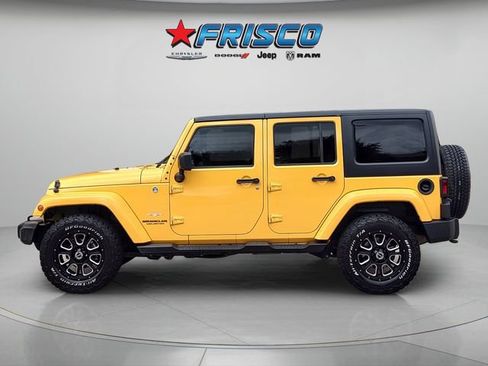 Used 2015 Jeep Wrangler Unlimited Sahara w/ Connectivity Group AWD/4WD image 4