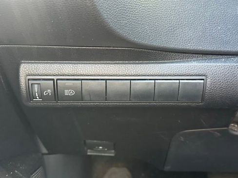 Used 2022 Toyota Corolla SE FWD image 18