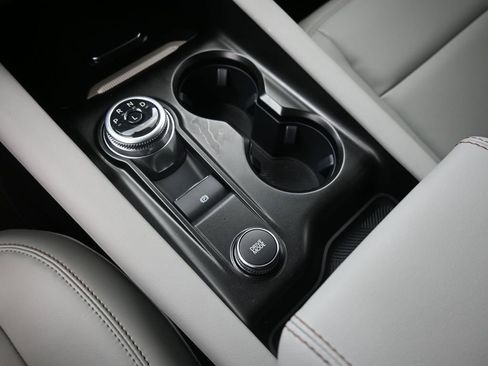 Used 2025 Ford Explorer Active w/ Active Comfort Package image 27