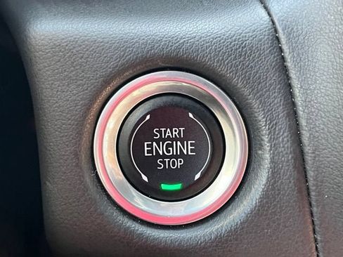 Used 2024 GMC Yukon SLT AWD/4WD image 26