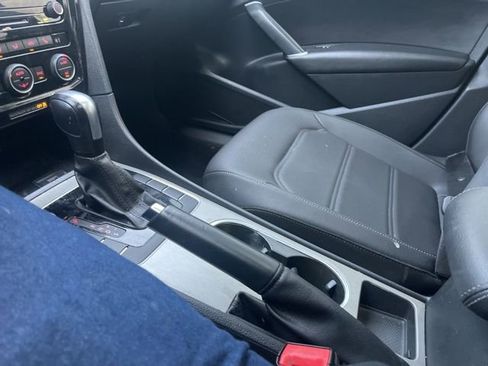 Used 2022 Volkswagen Passat 2.0T SE image 24