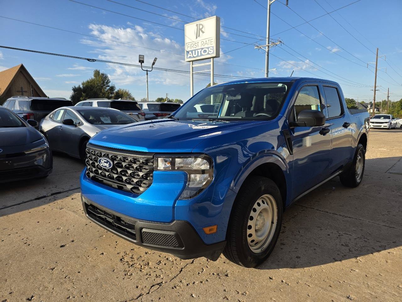 Used 2025 Ford Maverick XL FWD image 3