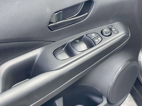 New 2025 Nissan Kicks Play S image 19