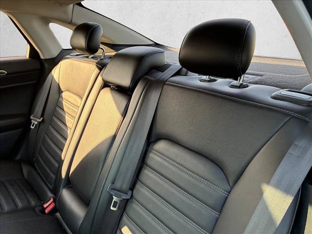 Used 2015 Ford Fusion SE w/ Equipment Group 202A FWD image 14