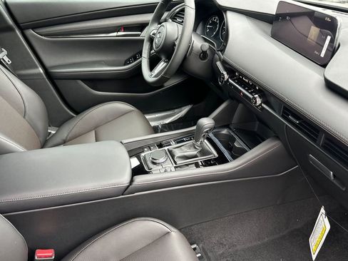 New 2025 MAZDA MAZDA3 Hatchback w/Premium Plus Pkg image 14