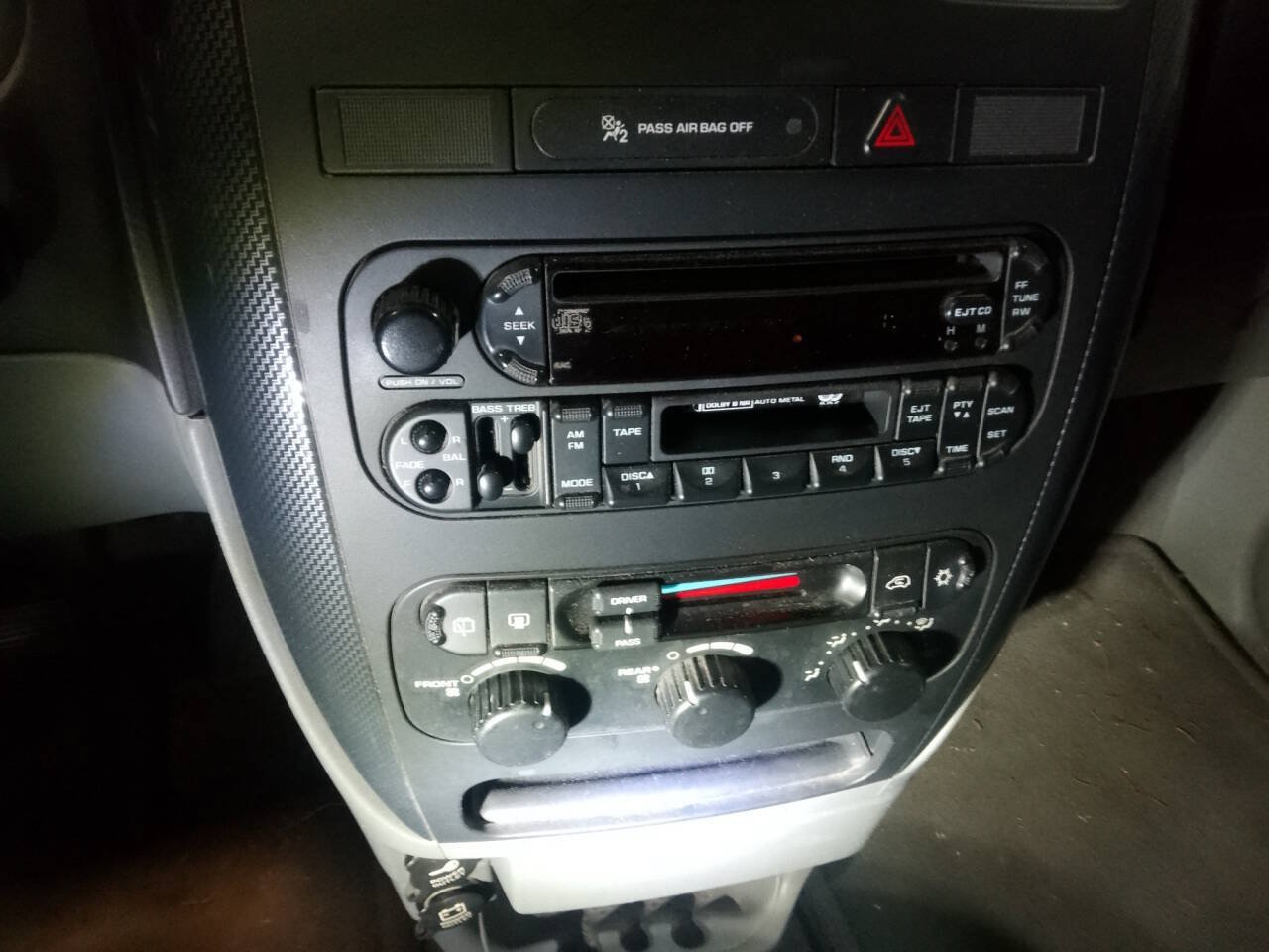 Used 2005 Dodge Grand Caravan SXT FWD image 35