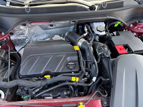 Used 2025 Chevrolet Trax LT w/ LT Convenience Package FWD image 30