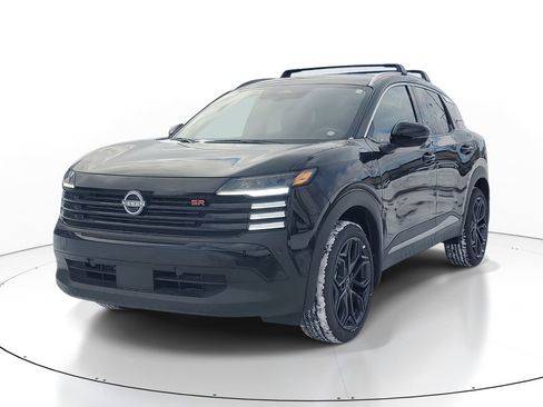 New 2026 Nissan Kicks SR image 2