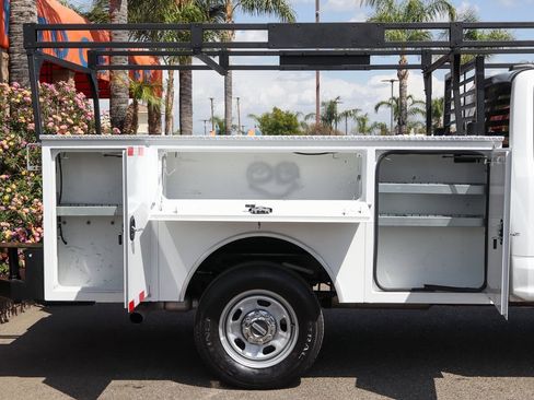 Used 2022 Ford F350 XL w/ Power Equipment Group image 11