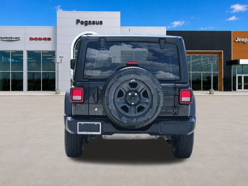 Used 2022 Jeep Wrangler Sport AWD/4WD image 8