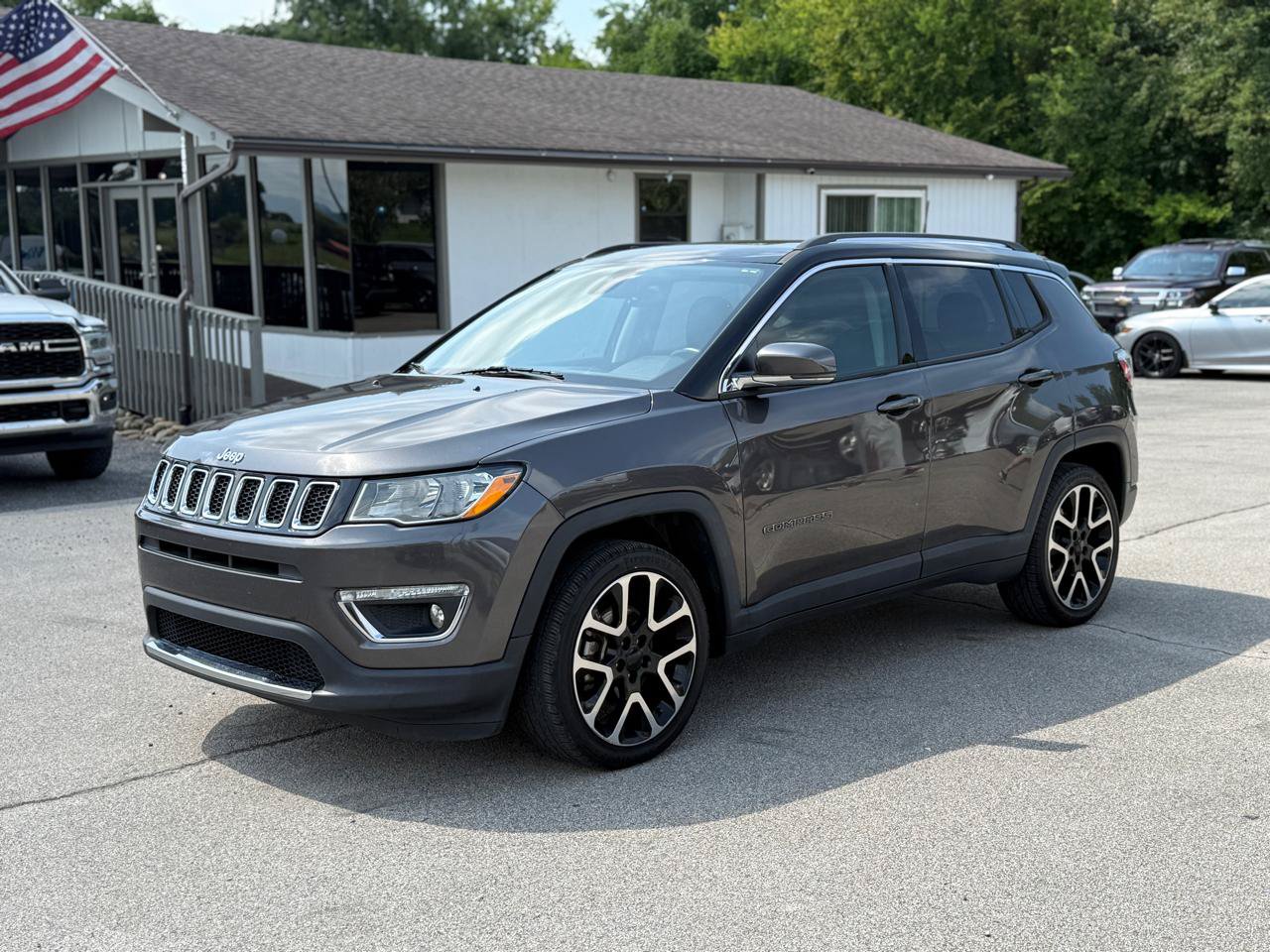 Used 2018 Jeep Compass Limited w/ Navigation Group FWD image 13