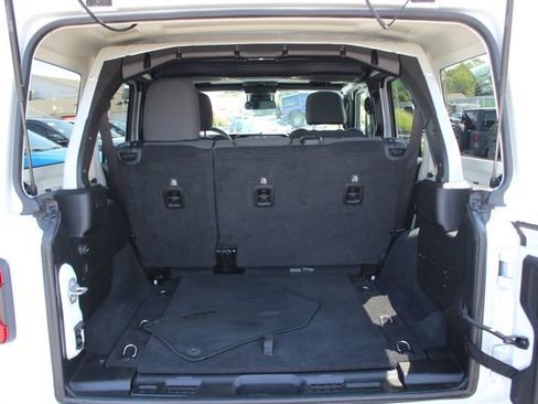 Used 2025 Jeep Wrangler Unlimited Sahara AWD/4WD image 26