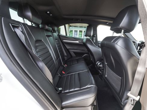 Used 2023 Alfa Romeo Stelvio Veloce image 39