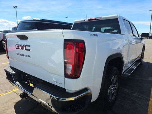 Used 2023 GMC Sierra 1500 SLE image 4