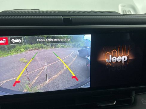 Used 2024 Jeep Wrangler High Altitude AWD/4WD image 18
