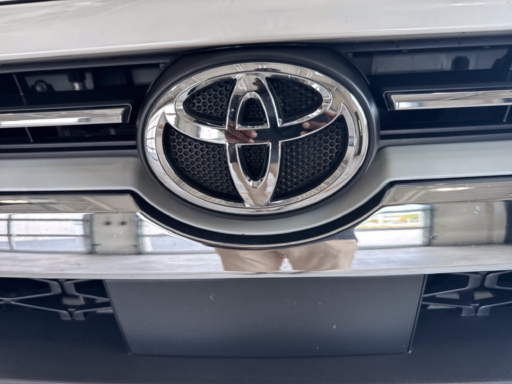 Used 2022 Toyota 4Runner Limited AWD/4WD image 20