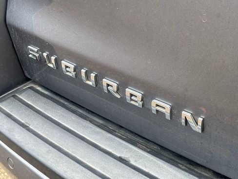 Used 2019 Chevrolet Suburban LT w/ Luxury Package image 34