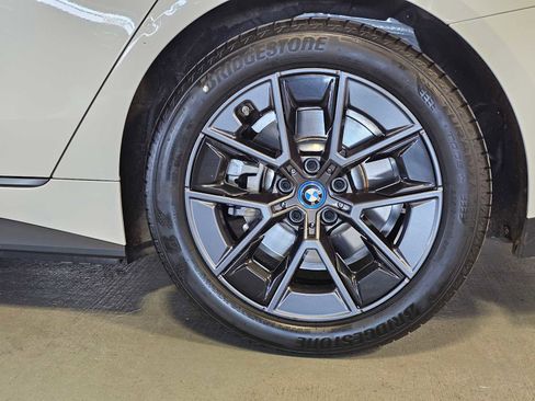 Used 2023 BMW i4 eDrive35 RWD image 8