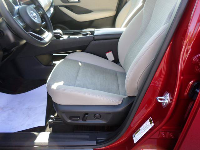 Used 2023 Nissan Rogue SV AWD/4WD image 35