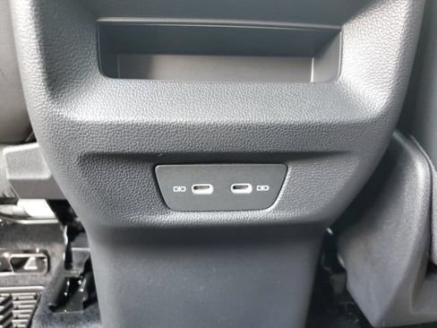 Certified 2025 Volkswagen Tiguan SE w/ Panoramic Sunroof Package AWD/4WD image 12