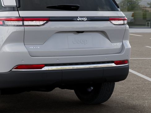 New 2026 Jeep Grand Cherokee Laredo AWD/4WD image 39