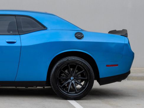 Used 2015 Dodge Challenger R/T w/ Quick Order Package 28B R/T RWD image 18