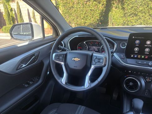 Used 2025 Chevrolet Blazer LT FWD image 36