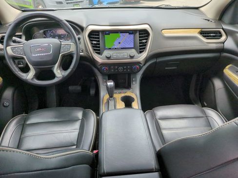 Used 2018 GMC Acadia Denali w/ Technology Package FWD image 11
