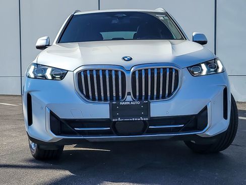 Used 2024 BMW X5 xDrive40i w/ Premium Package AWD/4WD image 4