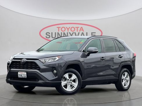 Used 2021 Toyota RAV4 XLE image 1