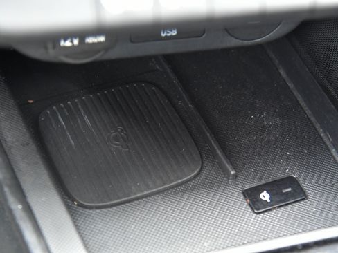 Used 2025 Hyundai Elantra Sport image 23