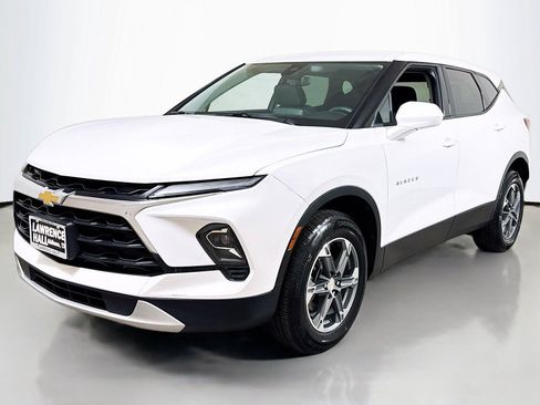 Certified 2025 Chevrolet Blazer LT FWD image 1